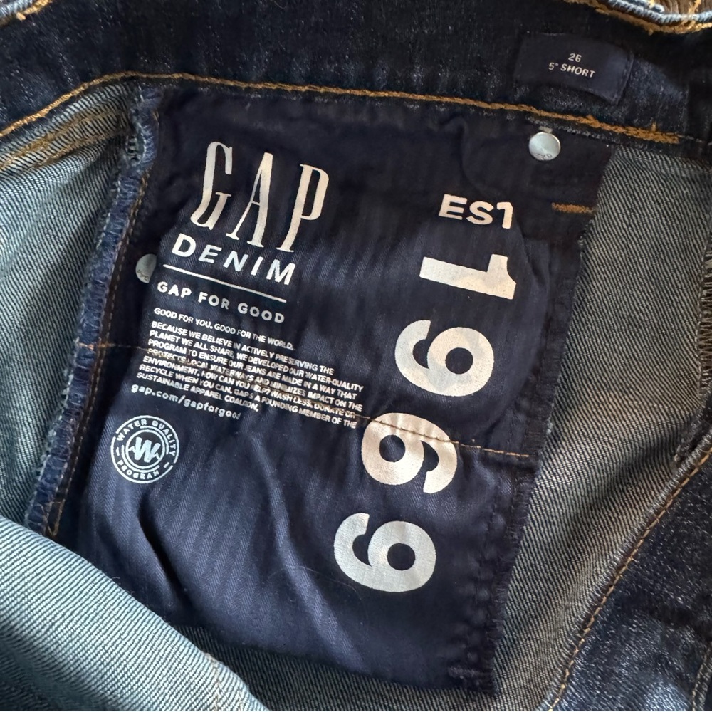 GAP 1969 Dark Blue Jean Denim Cutoff Frayed Shorts Women’s Size 26, 5” Short - Picture 4 of 9